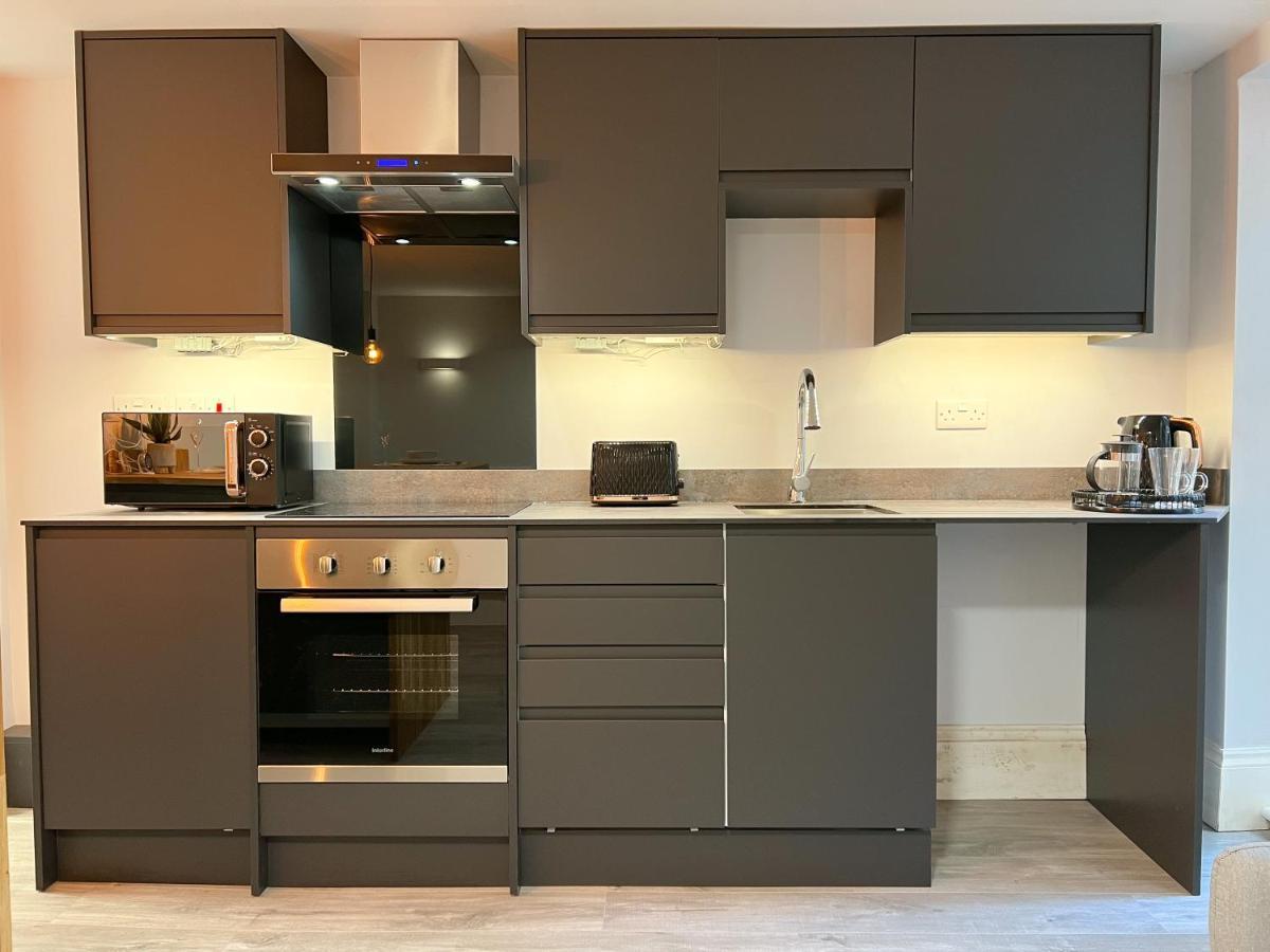 The Bohemian Basement Apartment Мейдстън Екстериор снимка
