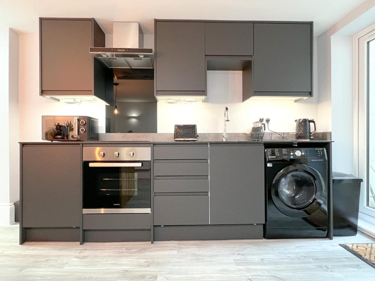 The Bohemian Basement Apartment Мейдстън Екстериор снимка