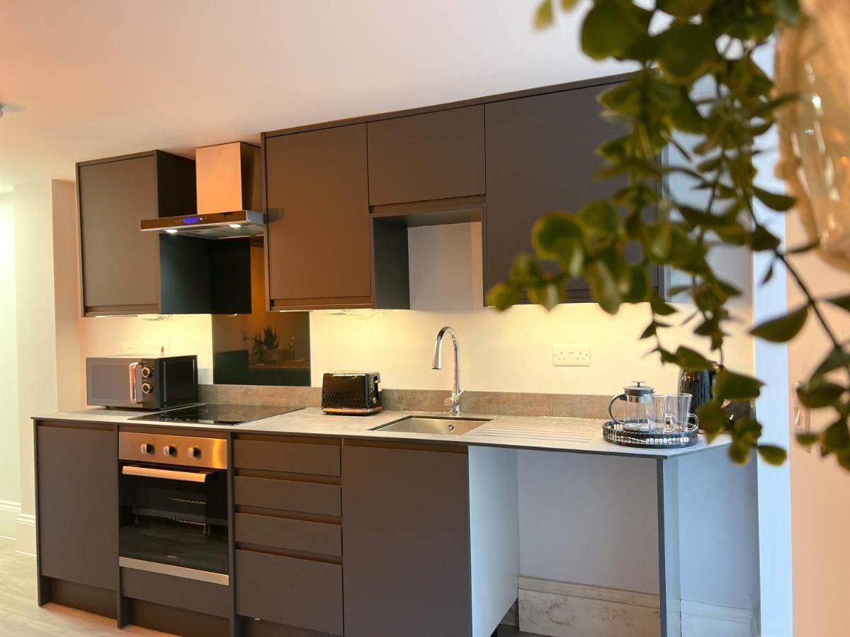 The Bohemian Basement Apartment Мейдстън Екстериор снимка
