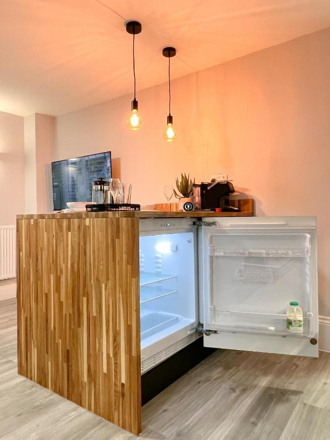 The Bohemian Basement Apartment Мейдстън Екстериор снимка